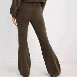Aerie Groove-On Velour Flare Pants | Olive Green | Size Large